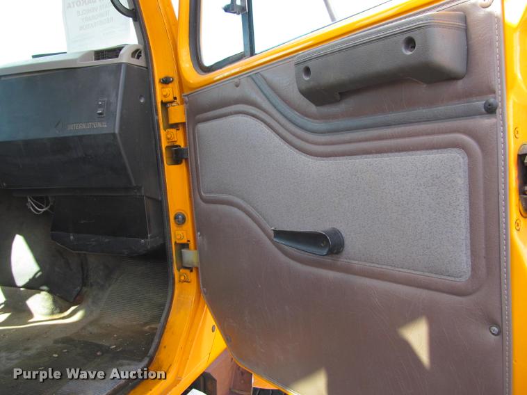 image for item K3882 2000 International F2554 dump truck