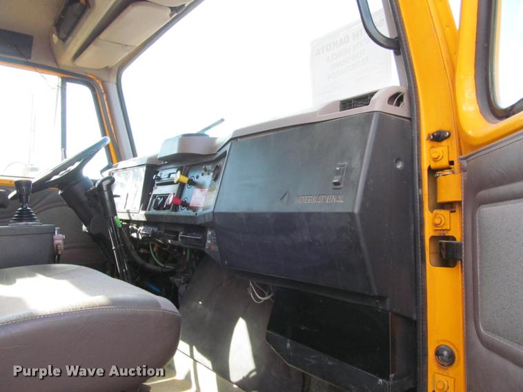 image for item K3882 2000 International F2554 dump truck