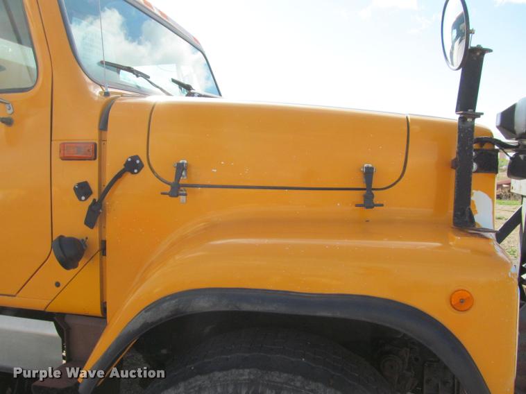 image for item K3882 2000 International F2554 dump truck