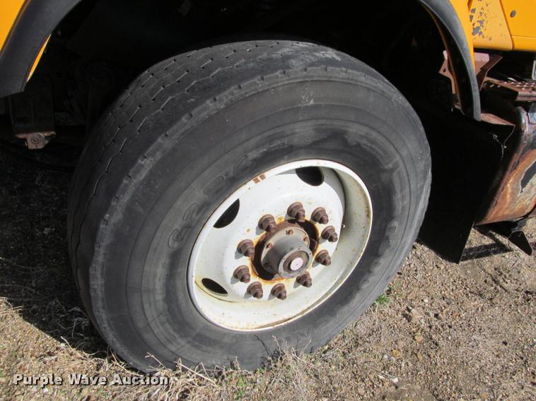 image for item K3882 2000 International F2554 dump truck