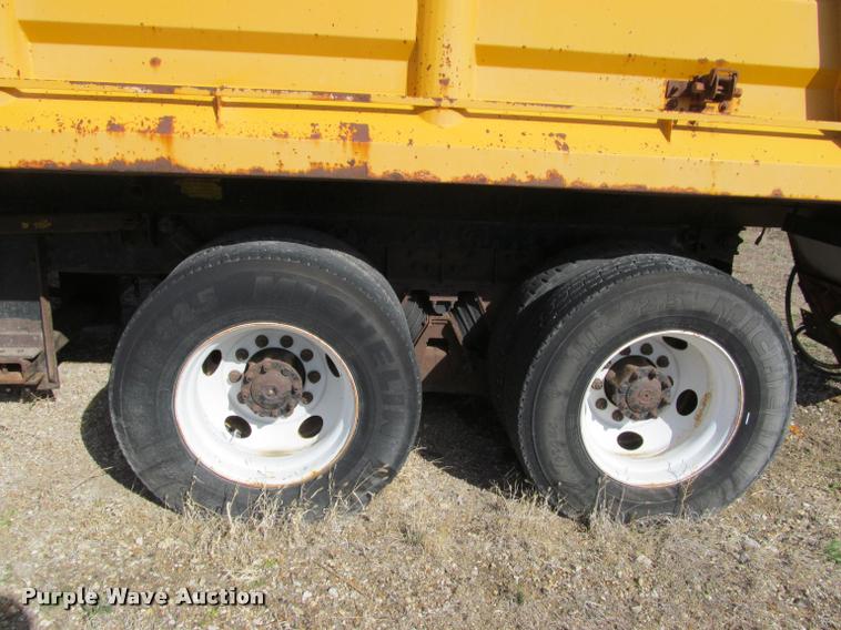 image for item K3882 2000 International F2554 dump truck