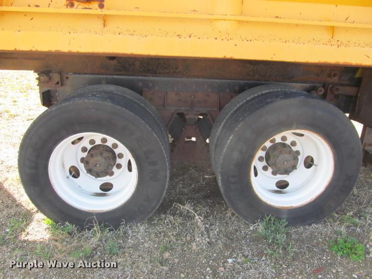 image for item K3882 2000 International F2554 dump truck