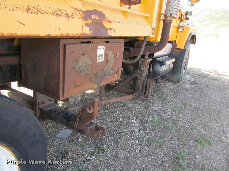 image for item K3882 2000 International F2554 dump truck