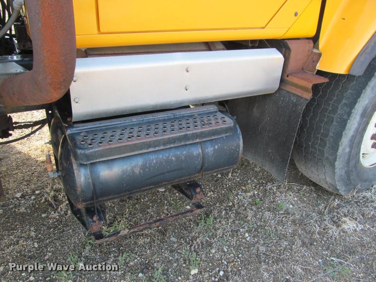 image for item K3882 2000 International F2554 dump truck