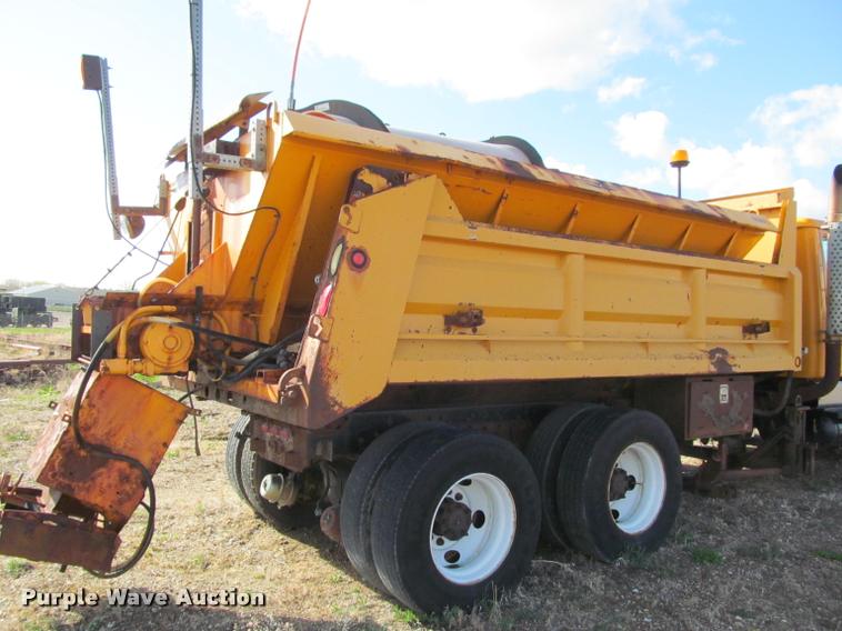 image for item K3882 2000 International F2554 dump truck
