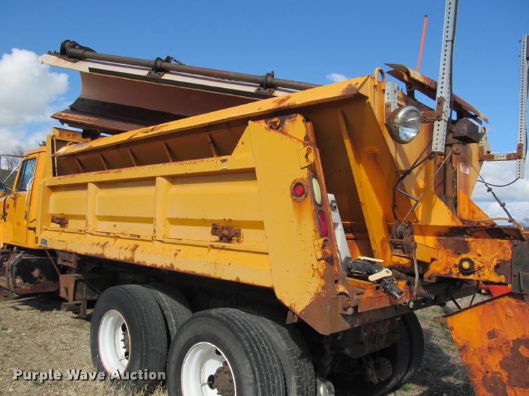 image for item K3882 2000 International F2554 dump truck
