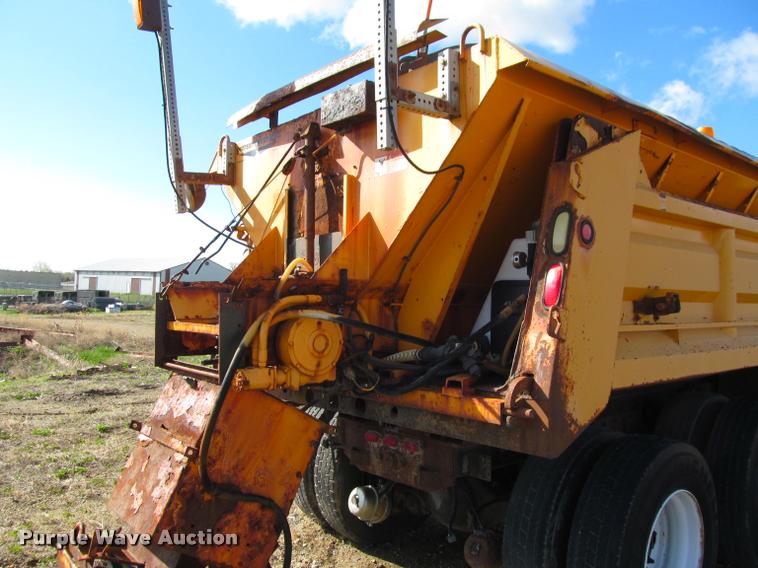 image for item K3882 2000 International F2554 dump truck