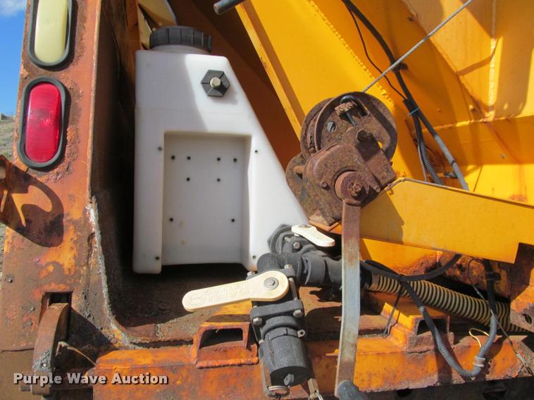 image for item K3882 2000 International F2554 dump truck