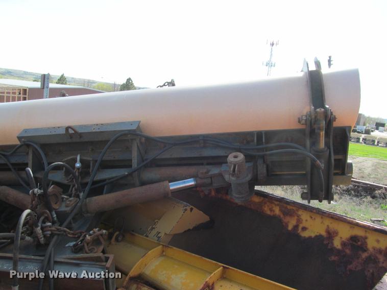 image for item K3882 2000 International F2554 dump truck