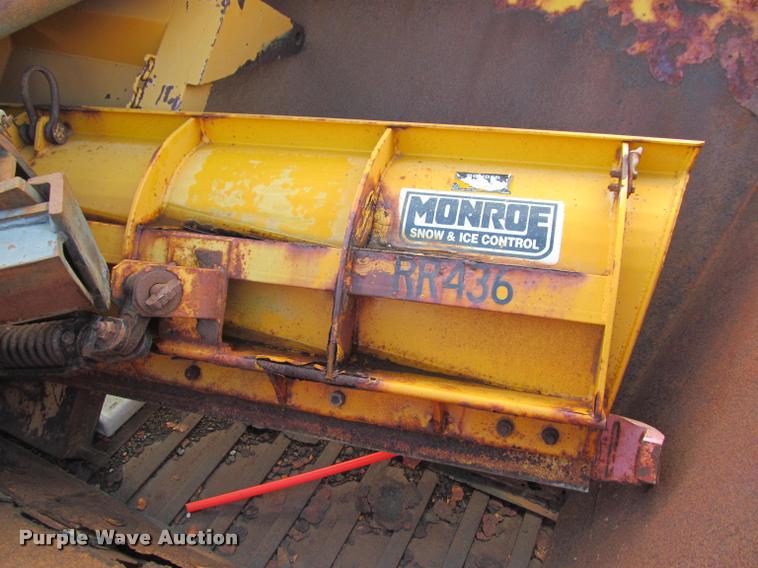 image for item K3882 2000 International F2554 dump truck