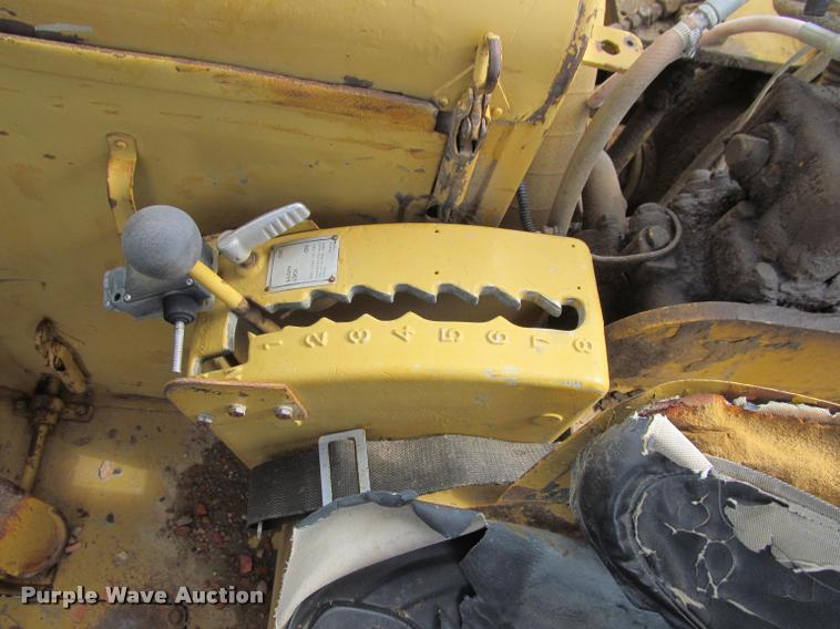 image for item K3883 Caterpillar 621 water wagon