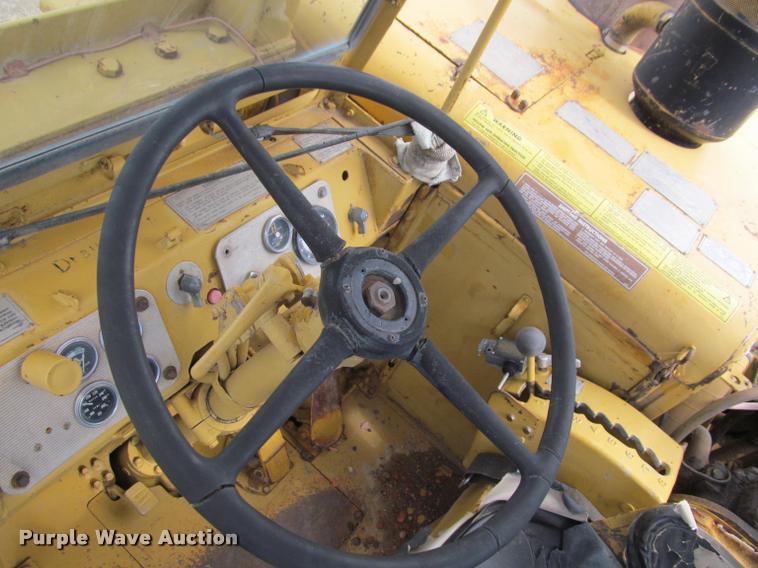 image for item K3883 Caterpillar 621 water wagon