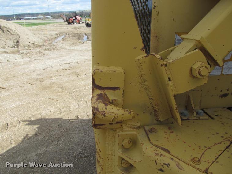 image for item K3883 Caterpillar 621 water wagon