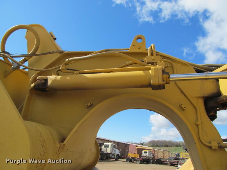 image for item K3883 Caterpillar 621 water wagon