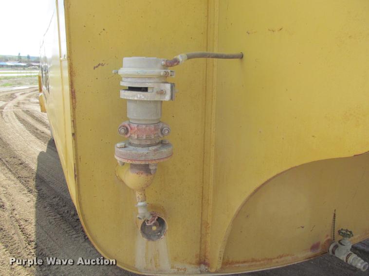 image for item K3883 Caterpillar 621 water wagon