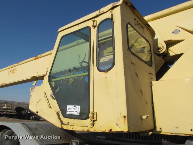 image for item K3884 1972 Grove RT63S rough terrain crane