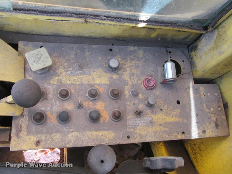 image for item K3884 1972 Grove RT63S rough terrain crane