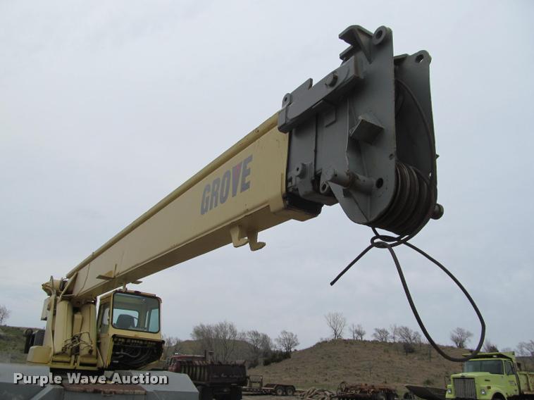 image for item K3884 1972 Grove RT63S rough terrain crane