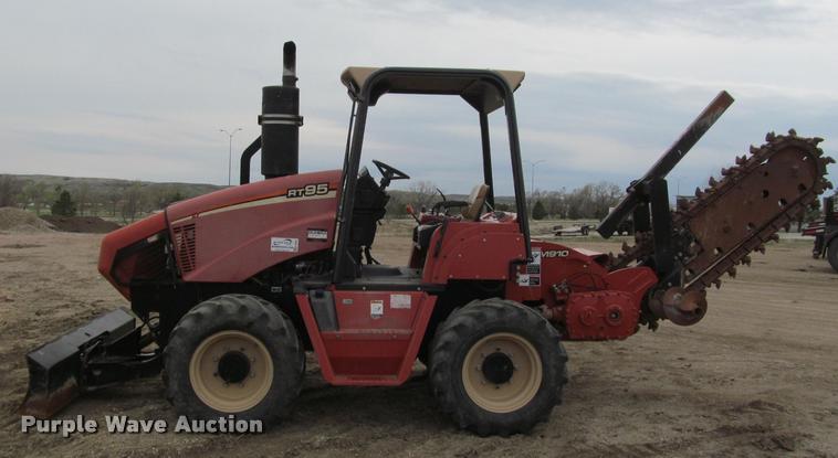 image for item K3885 2012 Ditch Witch RT95 trencher