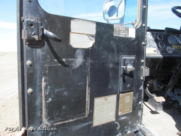 image for item K3889 1985 Grove TMS760 hydraulic crane with carrier