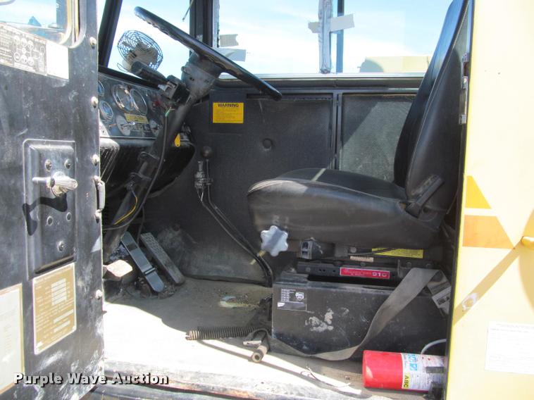 image for item K3889 1985 Grove TMS760 hydraulic crane with carrier