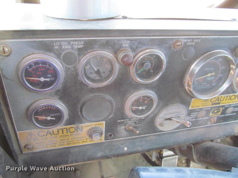 image for item K3889 1985 Grove TMS760 hydraulic crane with carrier