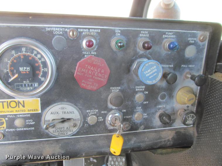 image for item K3889 1985 Grove TMS760 hydraulic crane with carrier