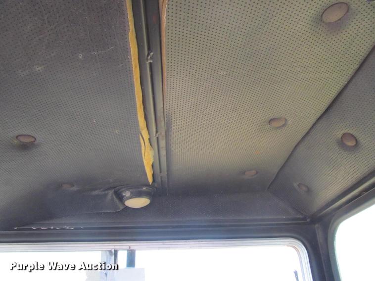 image for item K3889 1985 Grove TMS760 hydraulic crane with carrier