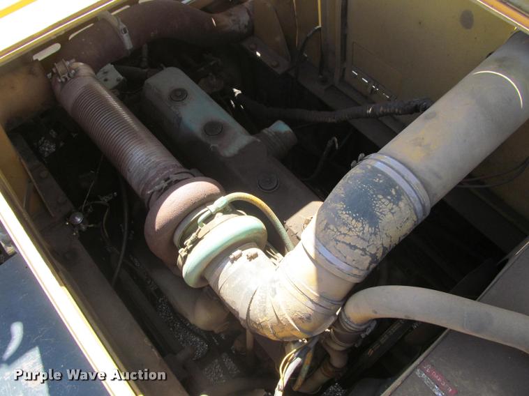 image for item K3889 1985 Grove TMS760 hydraulic crane with carrier