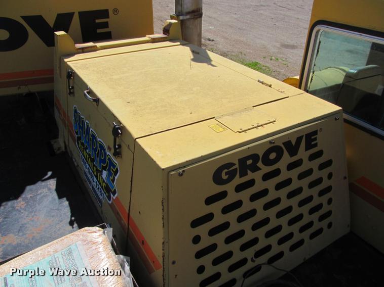 image for item K3889 1985 Grove TMS760 hydraulic crane with carrier