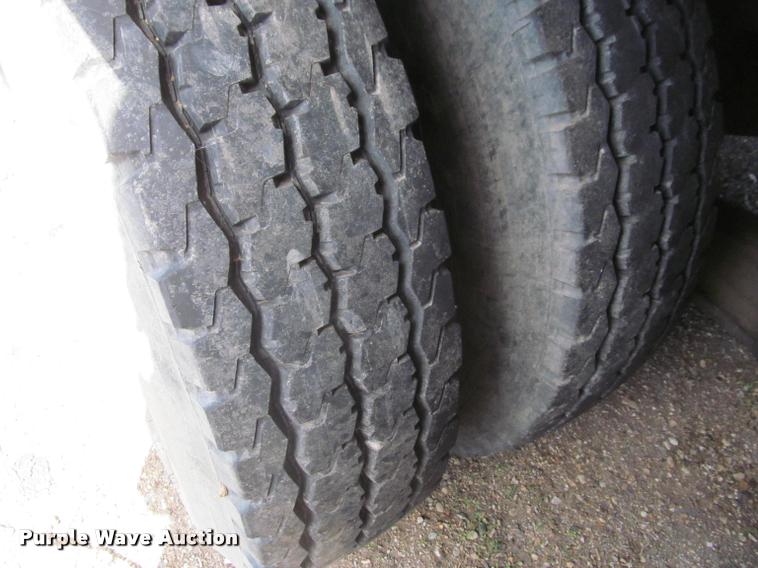 image for item K3889 1985 Grove TMS760 hydraulic crane with carrier