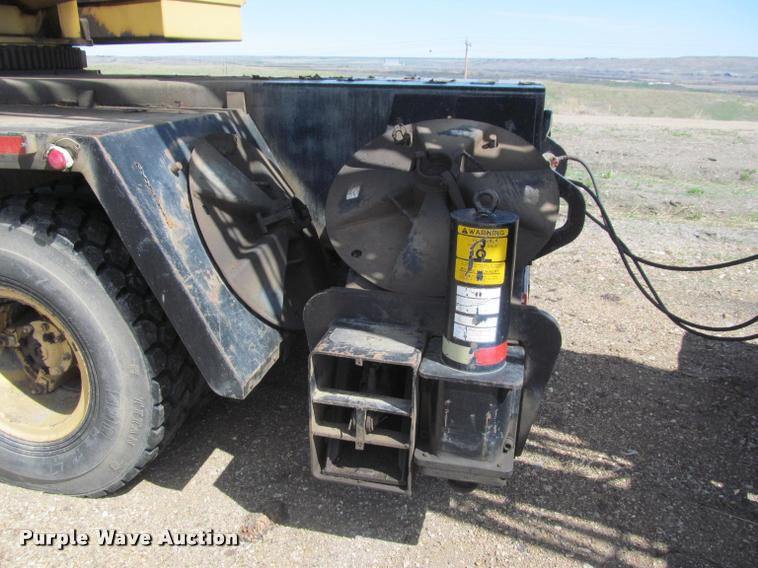 image for item K3889 1985 Grove TMS760 hydraulic crane with carrier