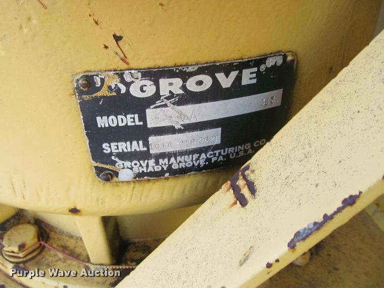 image for item K3889 1985 Grove TMS760 hydraulic crane with carrier