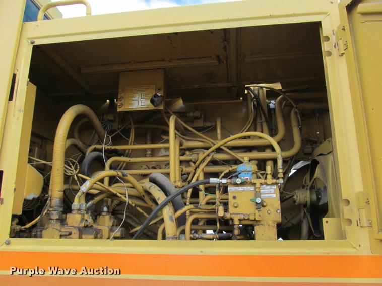 image for item K3889 1985 Grove TMS760 hydraulic crane with carrier