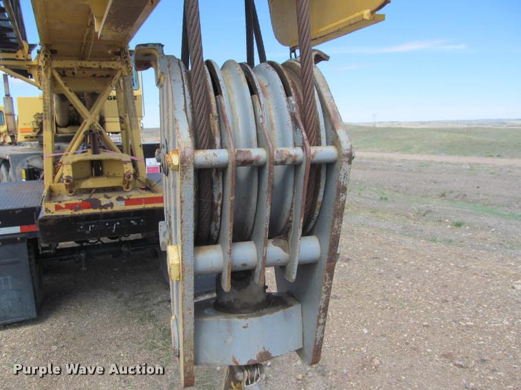 image for item K3889 1985 Grove TMS760 hydraulic crane with carrier