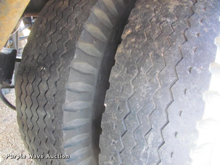 image for item K3889 1985 Grove TMS760 hydraulic crane with carrier