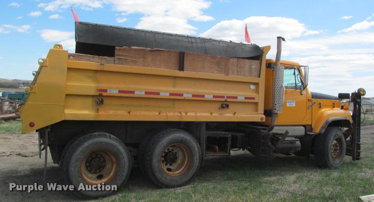 image for item K3898 1998 International 2554 dump truck