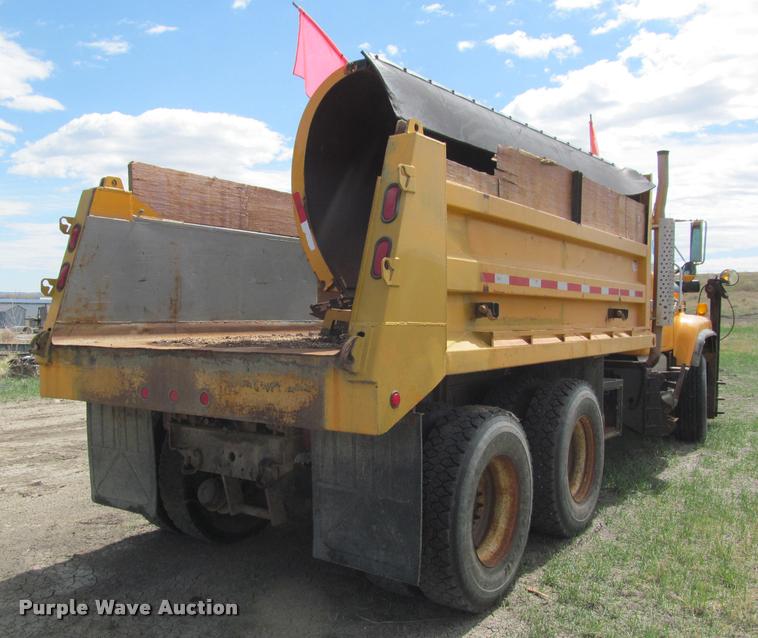 image for item K3898 1998 International 2554 dump truck