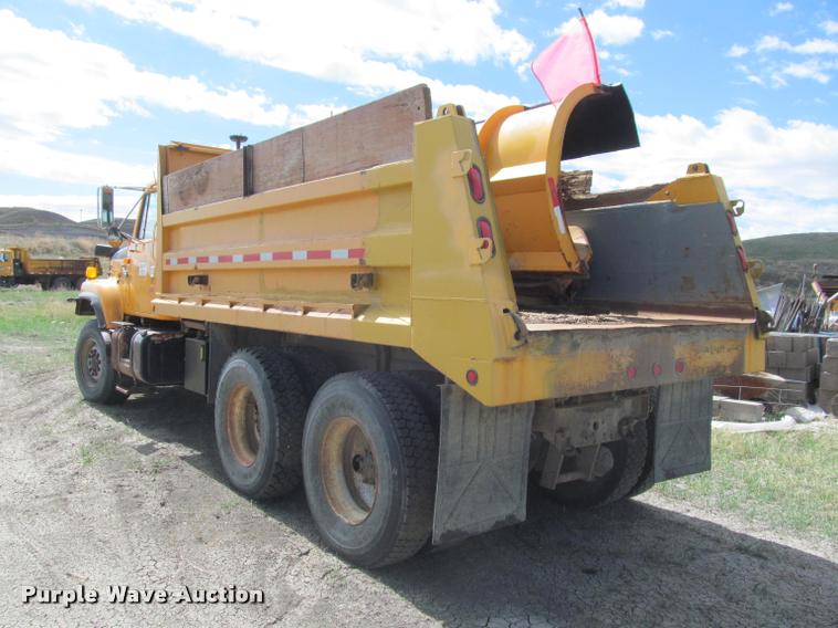 image for item K3898 1998 International 2554 dump truck