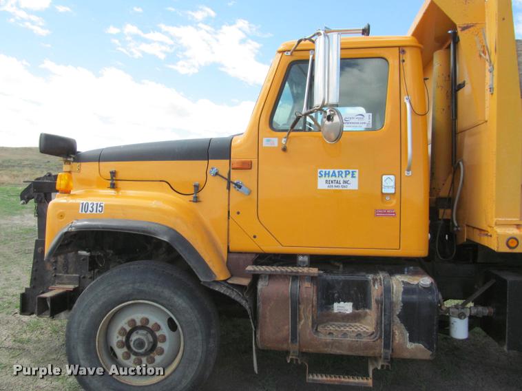 image for item K3898 1998 International 2554 dump truck
