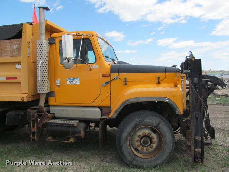 image for item K3898 1998 International 2554 dump truck