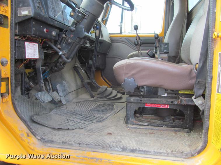 image for item K3898 1998 International 2554 dump truck