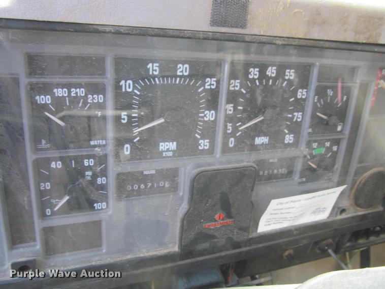 image for item K3898 1998 International 2554 dump truck