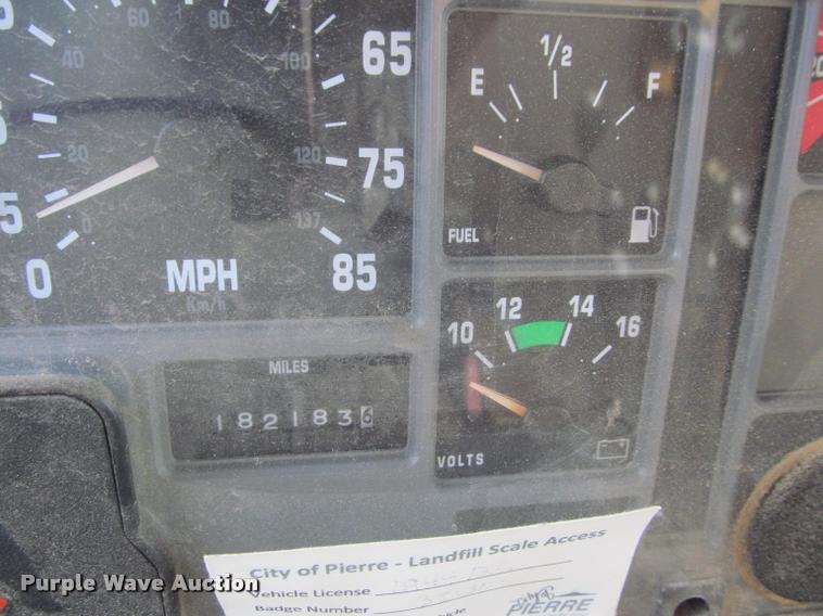 image for item K3898 1998 International 2554 dump truck