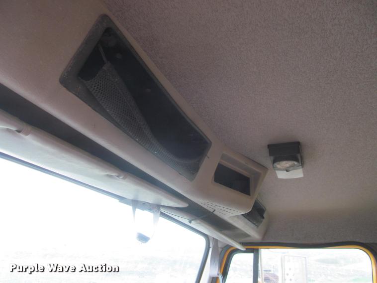 image for item K3898 1998 International 2554 dump truck