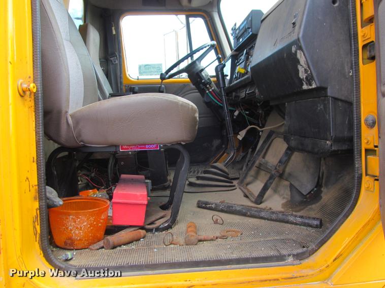 image for item K3898 1998 International 2554 dump truck