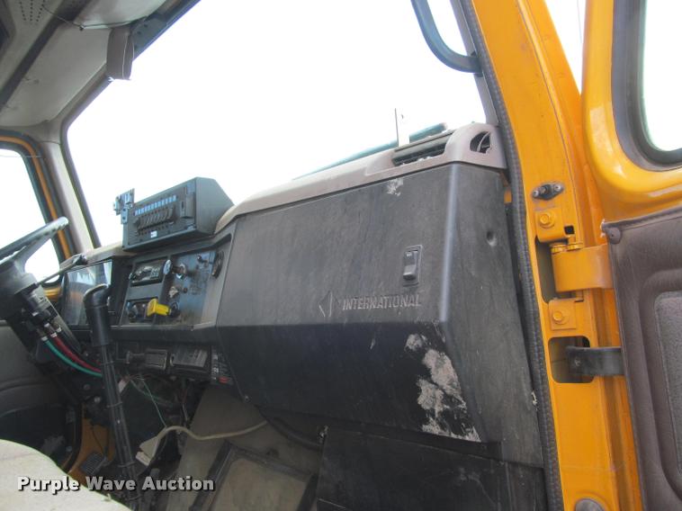 image for item K3898 1998 International 2554 dump truck