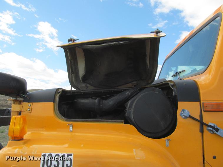 image for item K3898 1998 International 2554 dump truck