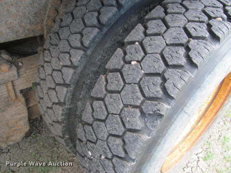 image for item K3898 1998 International 2554 dump truck