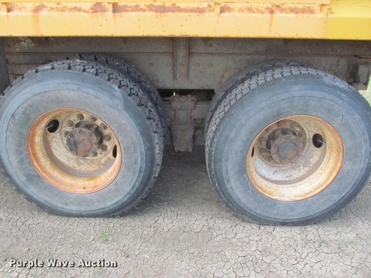 image for item K3898 1998 International 2554 dump truck